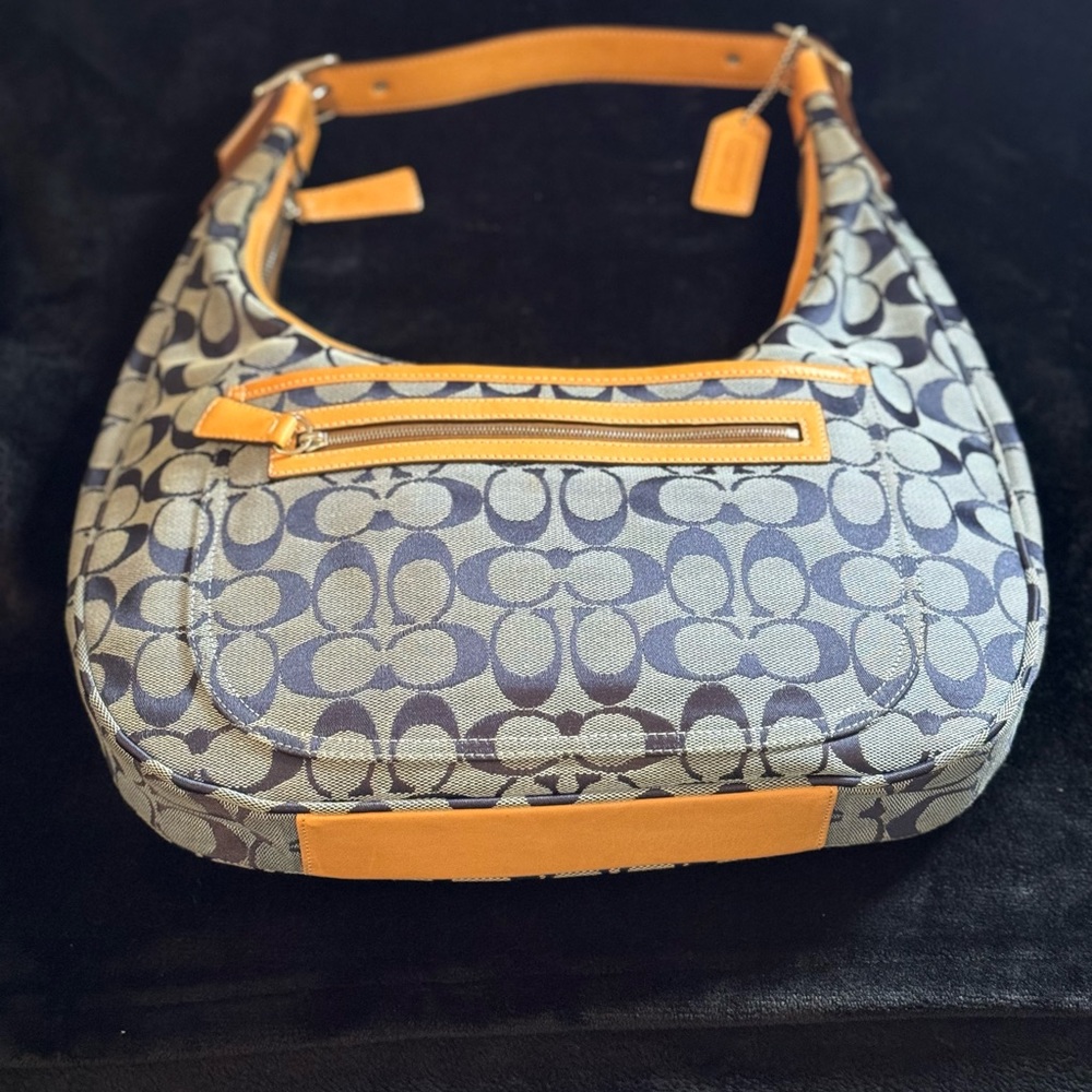 Signature C Coach Hobo